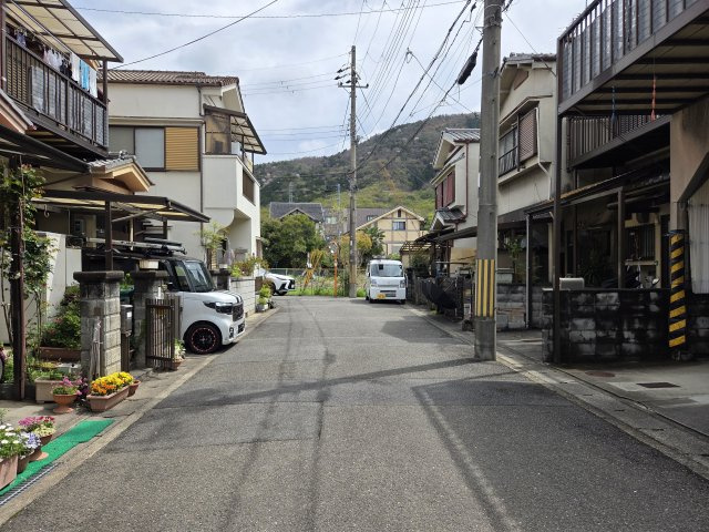 【前面道路含む現地写真】 | 山科区大塚元屋敷町　中古戸建（賃貸オーナーチェンジ）