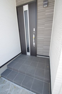 【玄関】 | 【仲介手数料無料！！】川崎市麻生区王禅寺西4丁目　新築戸建て（全2棟）2号棟　6990万円