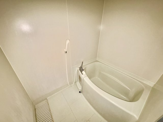 Cafeteria WAKEの浴室