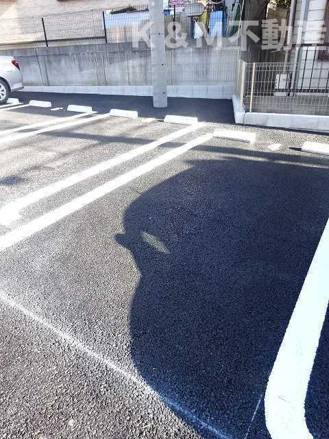 シャルマンＢの駐車場|駐車スペースもあります