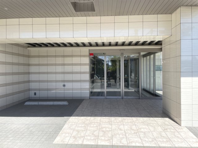 クレアホームズ大町のエントランス|共用部分は清潔感があり、清掃が行き届いています！