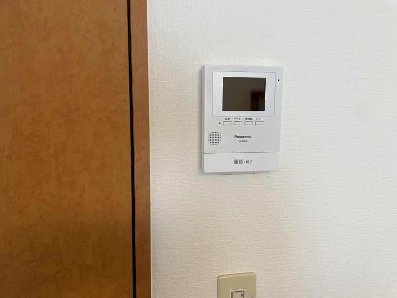 SENAハウスのセキュリティ|モニター付きインターホンです