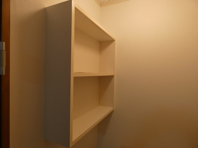 SENAハウスの収納|洗濯機上収納棚です