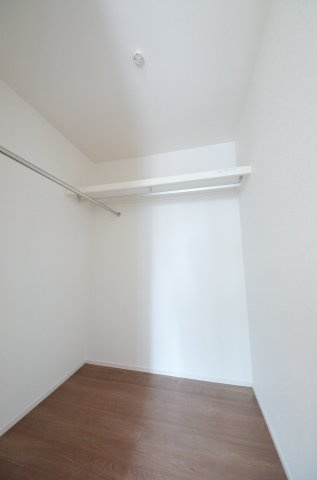 南観音八丁目の収納|各居室に機能的なクローゼットを完備。タンスなどの大型家具を買い足す必要がないため、お部屋の面積を最大限に活かせます。