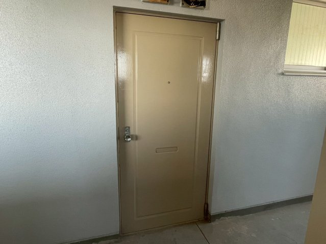 東郷町 若草ビルの玄関