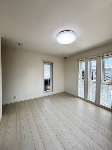 東福原3丁目戸建の洋室