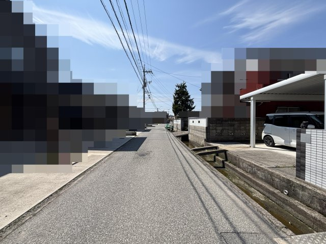 東福原3丁目戸建の前面道路含む現地写真