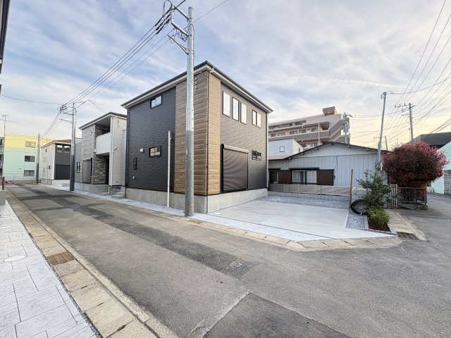 越谷市瓦曽根　新築戸建て