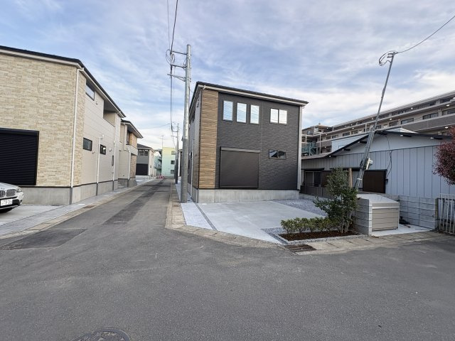 越谷市瓦曽根　新築戸建ての外観