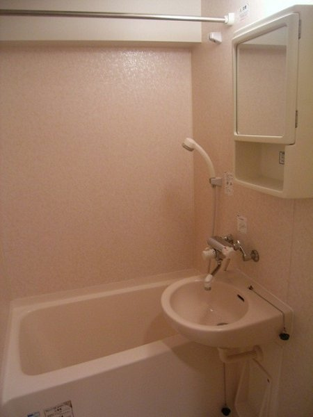 新品家具付きマンション目黒7(KaGood東京)の浴室