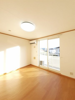 【居間・リビング】 | プリムヴェールＡ | ゆったりとした居間です