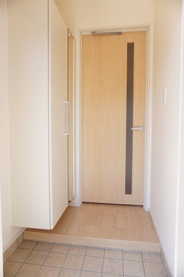 【玄関】 | アルカーサⅡ | 収納もある玄関です