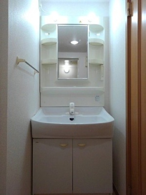 【洗面所】 | ブル－スカイＢ | 広い洗面スペース