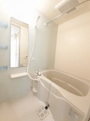 【浴室】 | ルーチェ | ゆったり過ごせるお風呂です