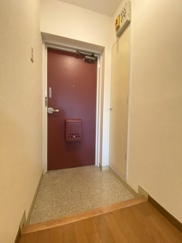 煉瓦館6の玄関|※画像は同物件別室となります。