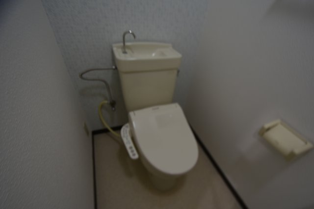ウォシュレット付きのトイレです♪