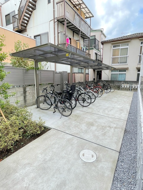メゾンシュエットのその他共用部分|★屋根付き自転車駐輪場★