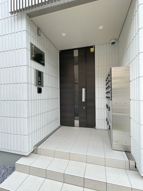 メゾンシュエットのエントランス|★オートロック共用玄関★