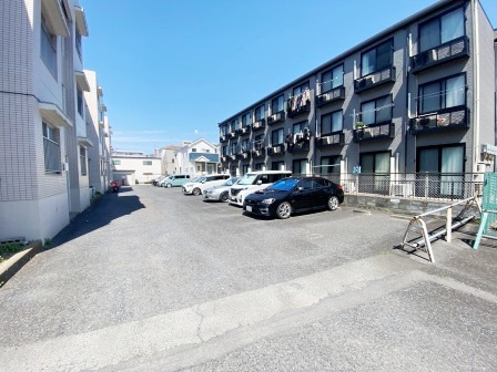 アーバンライフの駐車場|駐車場があるので、車を買う予定の方も安心です