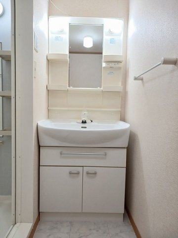 メゾン　シャモニーＡの洗面所|広い洗面スペース