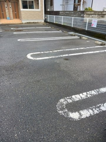 レヴェランスＡの駐車場|駐車場です