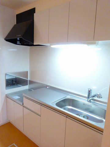 クリステル　Ａのキッチン|コンパクトなキッチンで掃除もラクラク