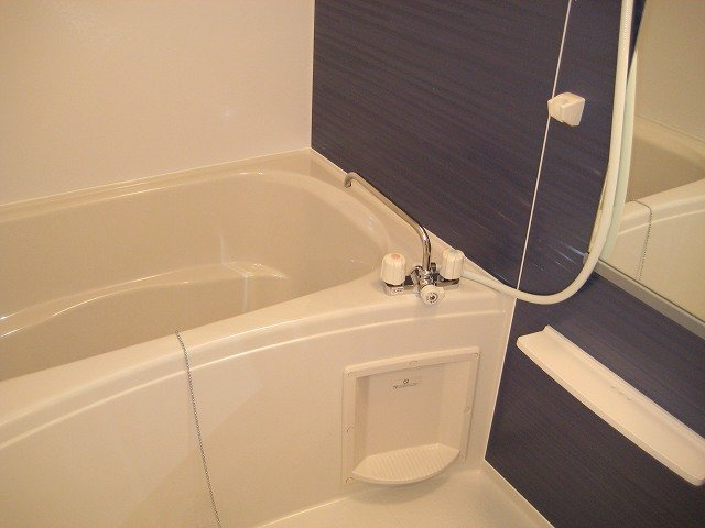 リオン　ドゥ　エスポワール　Ａの浴室|コンパクトで使いやすいお風呂です