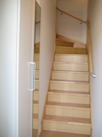 リオン　ドゥ　エスポワール　Ａの玄関|明るい玄関です