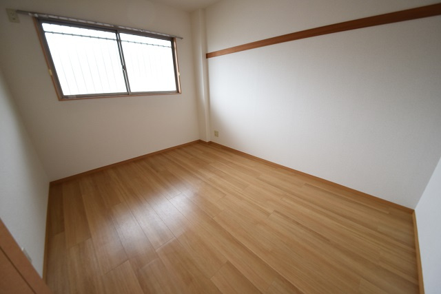 ビーチフラット浜中の洋室