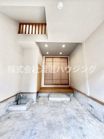 光ハウス西難波の玄関