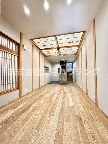 光ハウス西難波の居間・リビング