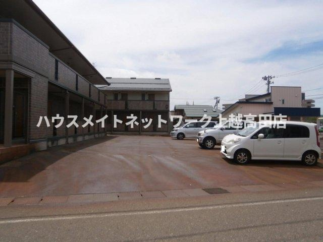 ロイヤルガーデン絆 Ｄの駐車場|駐車場