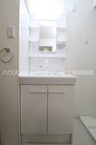 ロイヤルガーデン絆 Ｄの洗面所|洗髪洗面化粧台