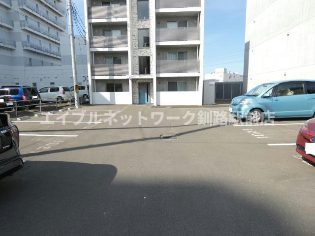 セントウレアの駐車場