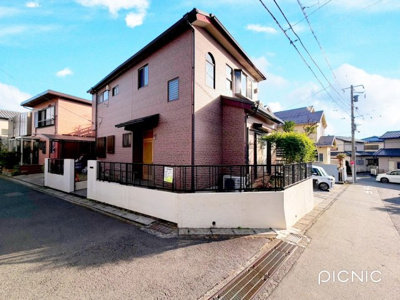 【外観】 | ◆綾瀬市寺尾南中古住宅◆ | ◆一戸建てを中心とした街並みが整然と続き、周辺は高い建物が建っていないので、緑の多い閑静な趣を感じる環境です。街並みや周辺環境も重要なポイントです！！