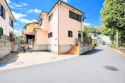 【外観】 | ◆青梅市長淵中古住宅◆ | ◆一戸建てを中心とした街並みが整然と続き、周辺は高い建物が建っていないので、緑の多い閑静な趣を感じる環境です。街並みや周辺環境も重要なポイントです！！