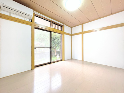 【和室】 | ◆青梅市長淵中古住宅◆ | ◆リビングと同じ階にもう一部屋配置。来客時の客間として利用できますし、リモートワーク部屋としても利用可能です。