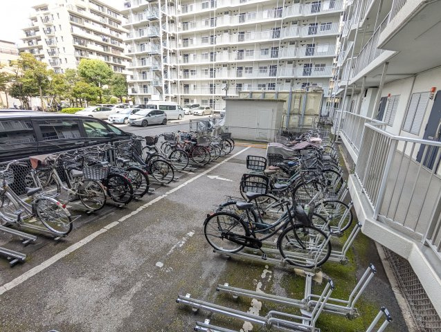 大島スカイハイツの駐輪場