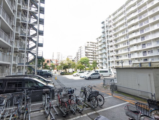大島スカイハイツの駐車場