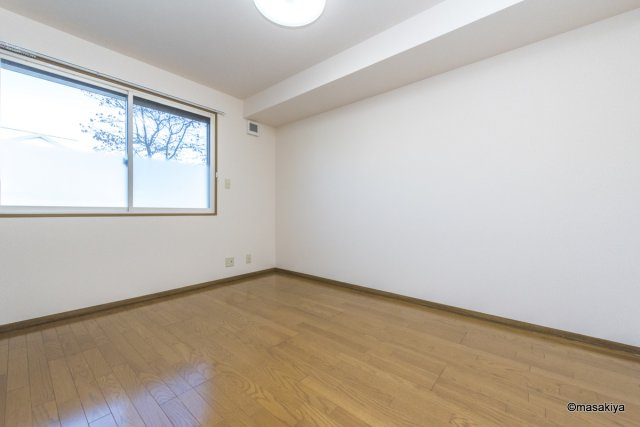 ベルメゾン町田の洋室