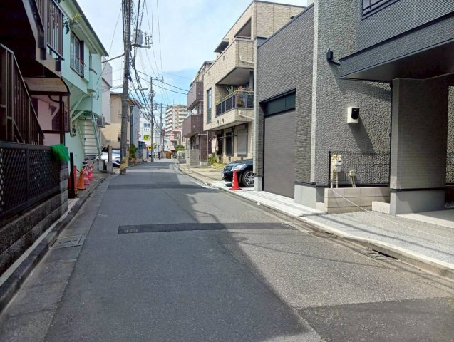 品川区大崎　新築戸建の前面道路含む現地写真