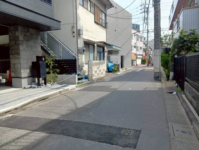 品川区大崎　新築戸建の前面道路含む現地写真
