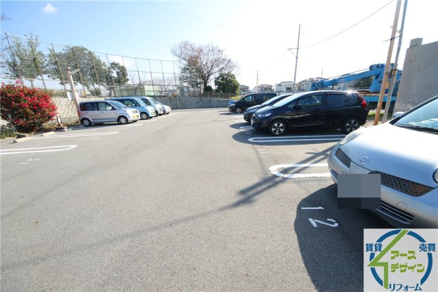 グランドメゾンJINの駐車場