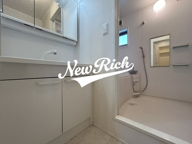 前橋市亀里町のアパートの独立洗面台