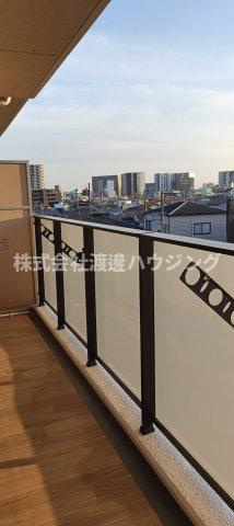トリニティー豊中本町のバルコニー