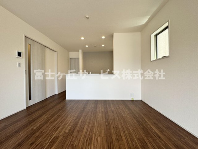 【キッチン】 | 静岡市清水区西大曲町 新築一戸建て 2号棟 | キッチン正面です
