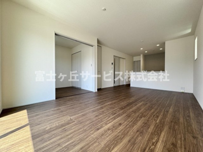 【居間・リビング】 | 静岡市清水区西大曲町 新築一戸建て 2号棟 | リビングダイニングです