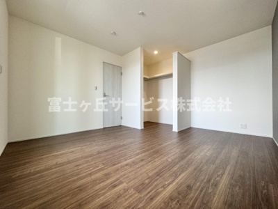 【寝室】 | 静岡市清水区西大曲町 新築一戸建て 2号棟 | 落ち着いて過ごせる寝室です