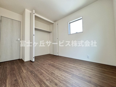 【子供部屋】 | 静岡市清水区西大曲町 新築一戸建て 2号棟 | 子供部屋としても使える洋室です