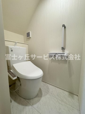 【トイレ】 | 静岡市清水区西大曲町 新築一戸建て 2号棟 | 1Fトイレです
2Fにも同タイプのトイレがあります